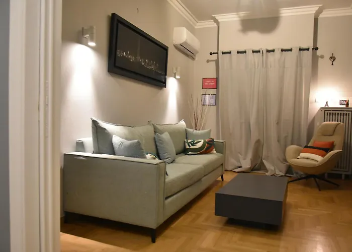 Downtown Charm Stylish Apartment